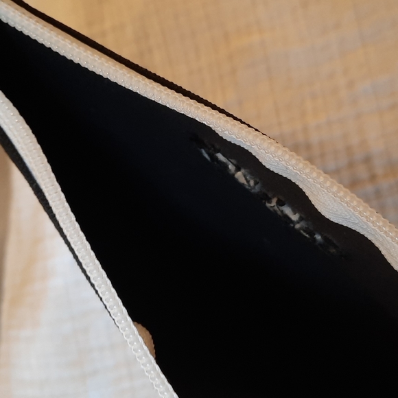 Vintage  y2k black with white accent Calvin Klein mini purse clutch - Picture 5 of 5